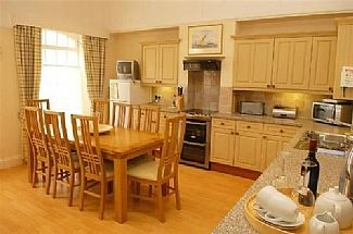 Well equipped kitchen
